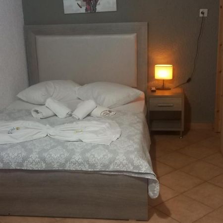 Dora sarti Hotel Bagian luar foto