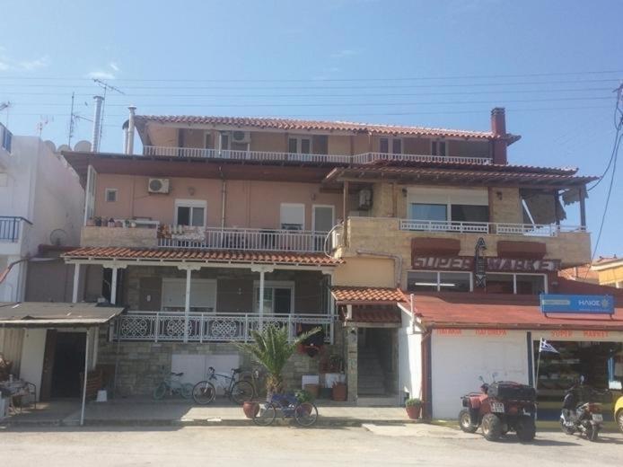 Dora sarti Hotel Bagian luar foto