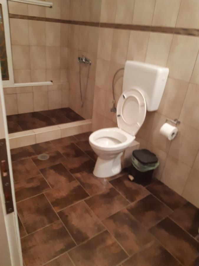 Dora sarti Hotel Bagian luar foto