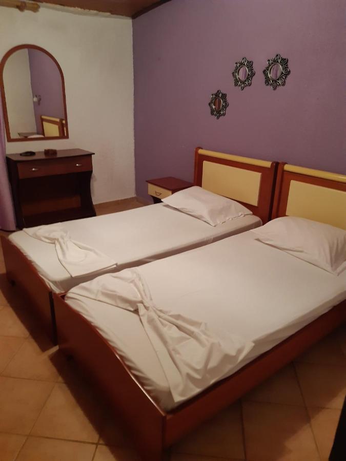 Dora sarti Hotel Bagian luar foto