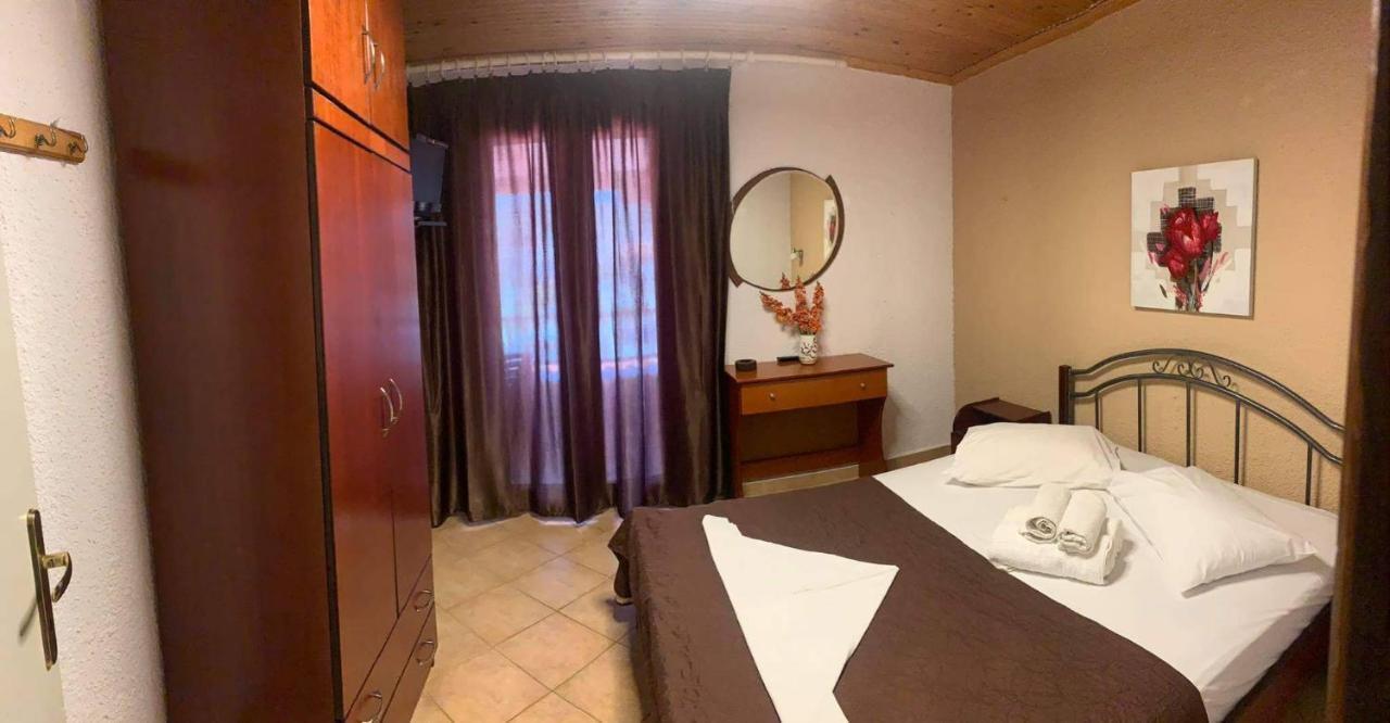 Dora sarti Hotel Bagian luar foto