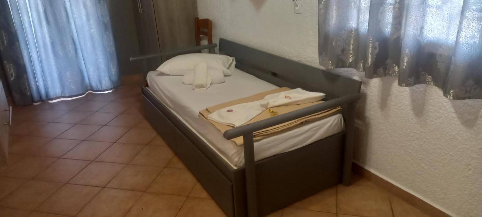 Dora sarti Hotel Bagian luar foto