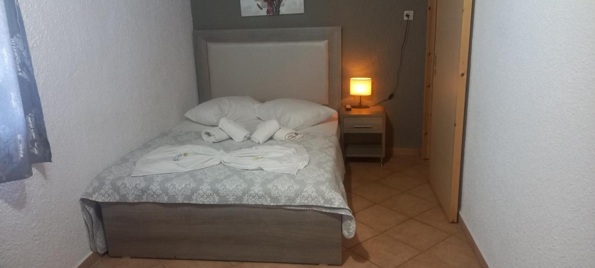 Dora sarti Hotel Bagian luar foto